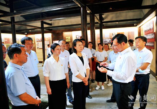 7.紅安縣委副書記、縣長胡廣介紹紅安縣文旅事業(yè)發(fā)展規(guī)劃_副本.jpg